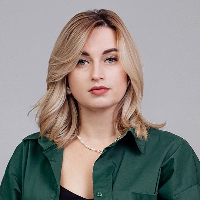 Изотова Елена
