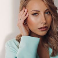 Айнура