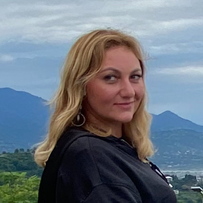 Патис Елена