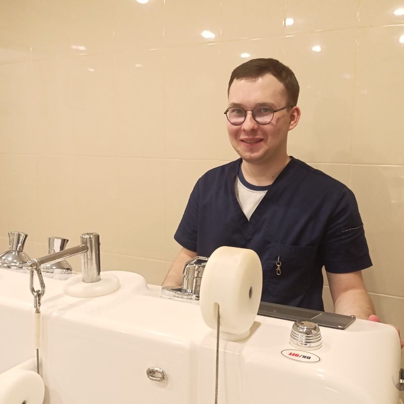 массажист Рустам