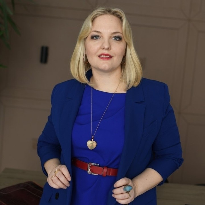 Сазонова Лана