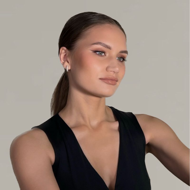 Полина