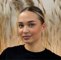 Эксперт по сложному педикюру Лера