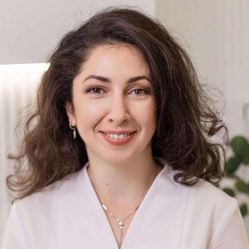 Никонова Анна