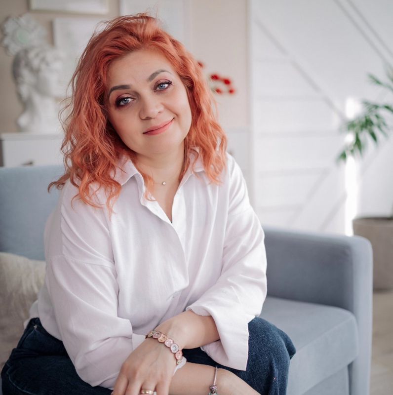 Устинова Лариса