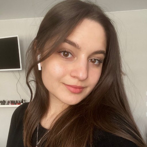 Полина