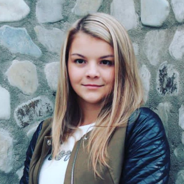 Шартон Полина