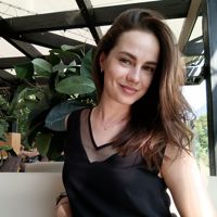 Алена Синельникова
