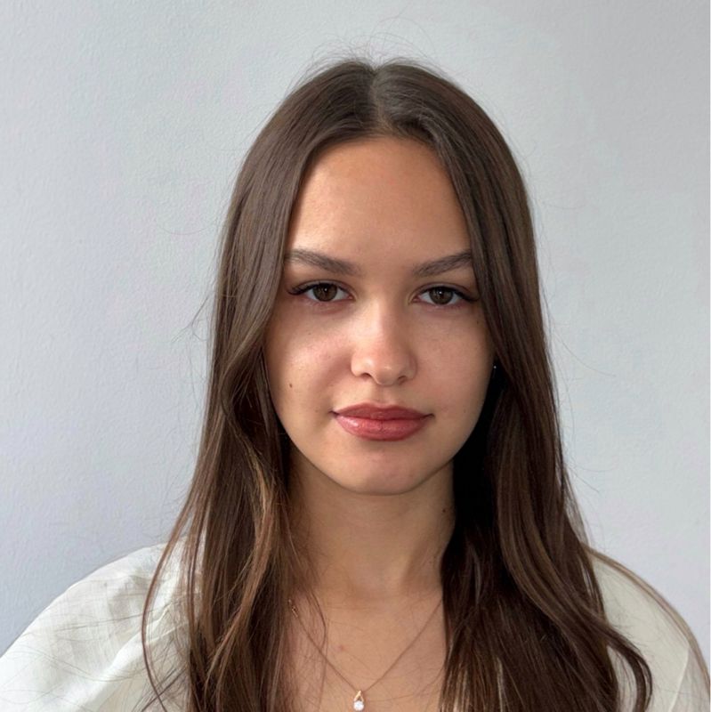 Полина