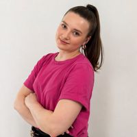 Юлия бровист