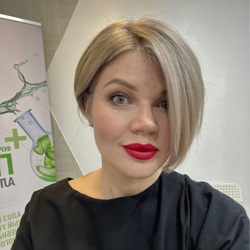 Гладких (ЛапухинА) Елена Николаевна