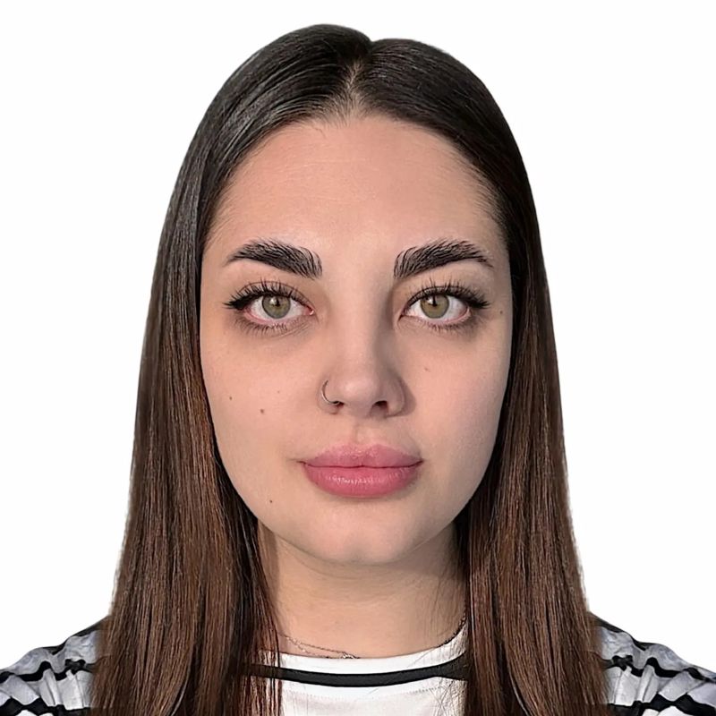 Яна мастер по наращиванию ресниц