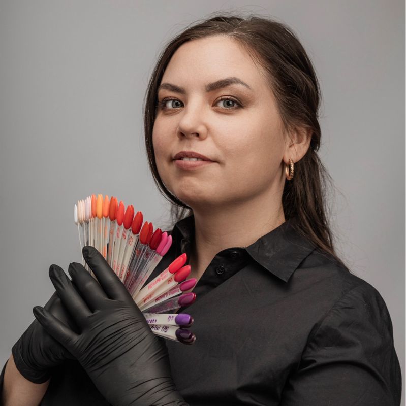 Леонова Юлия