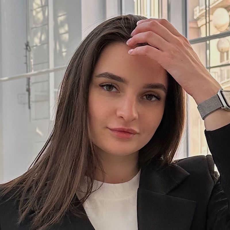 Крылова Елена