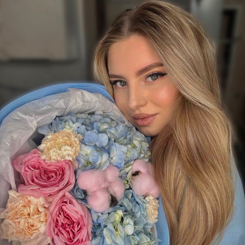 Саксова Валерия