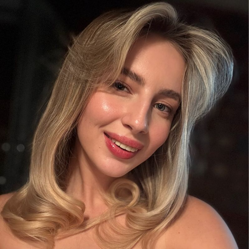 Полина