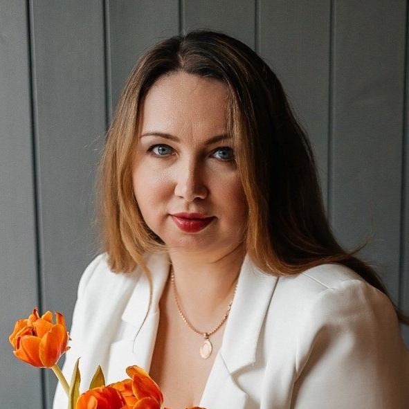 Гомза Елена