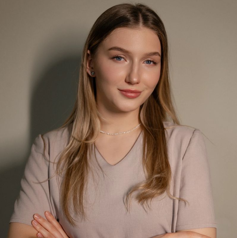 Полина