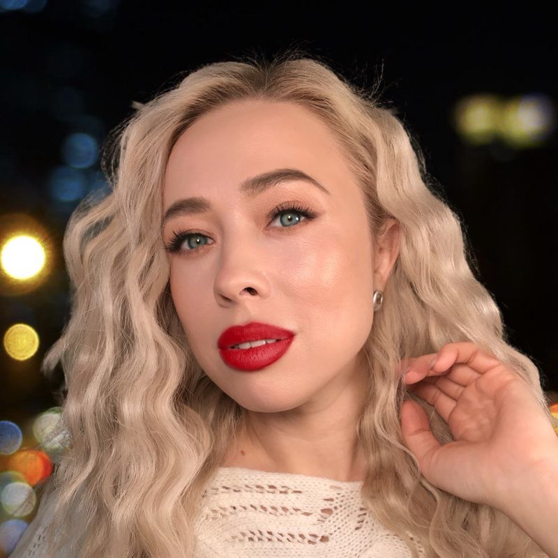 Елена Белоусова