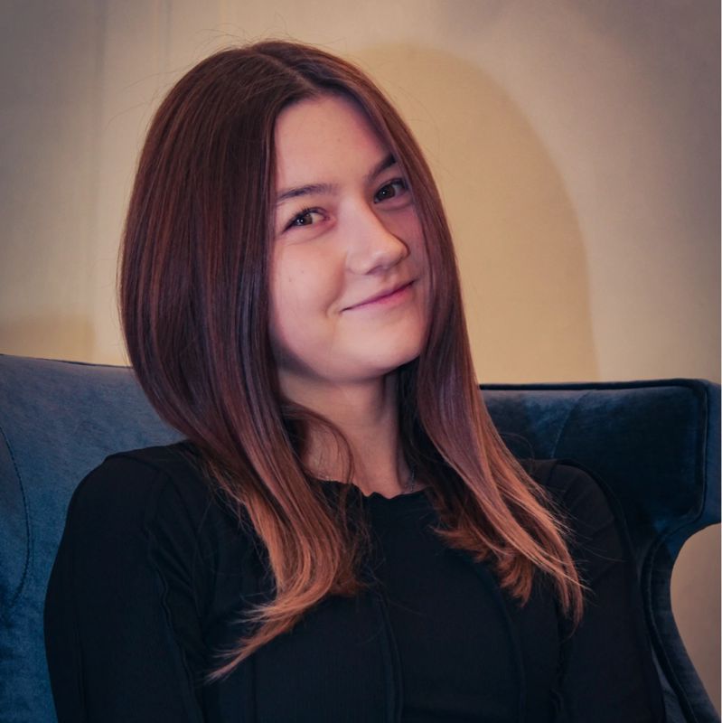 Полина