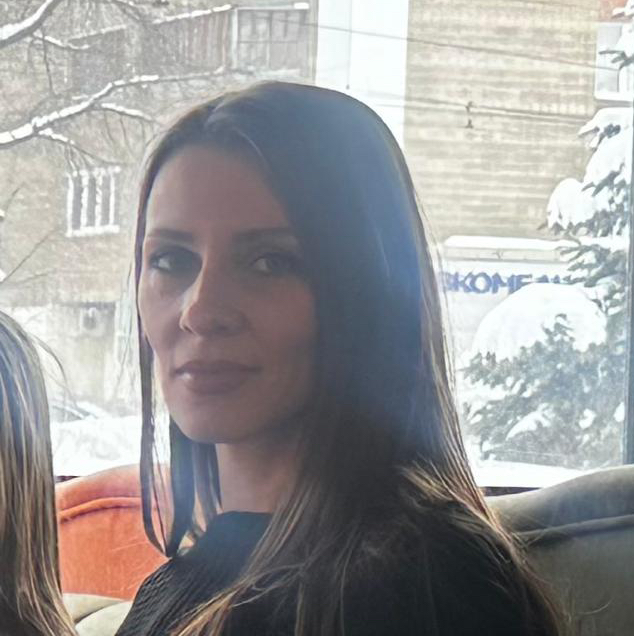 Юля Чернова