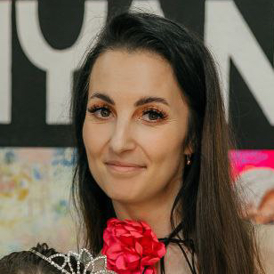Полина