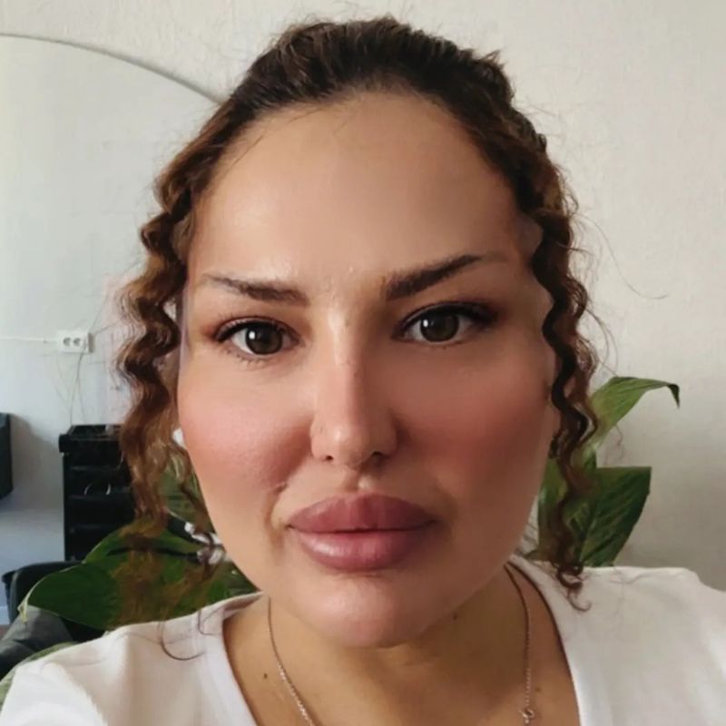 Оксана (принимает только женщин)
