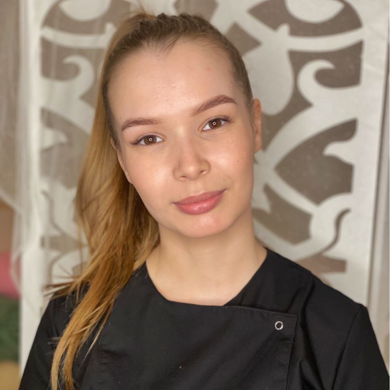 Аделина бровист