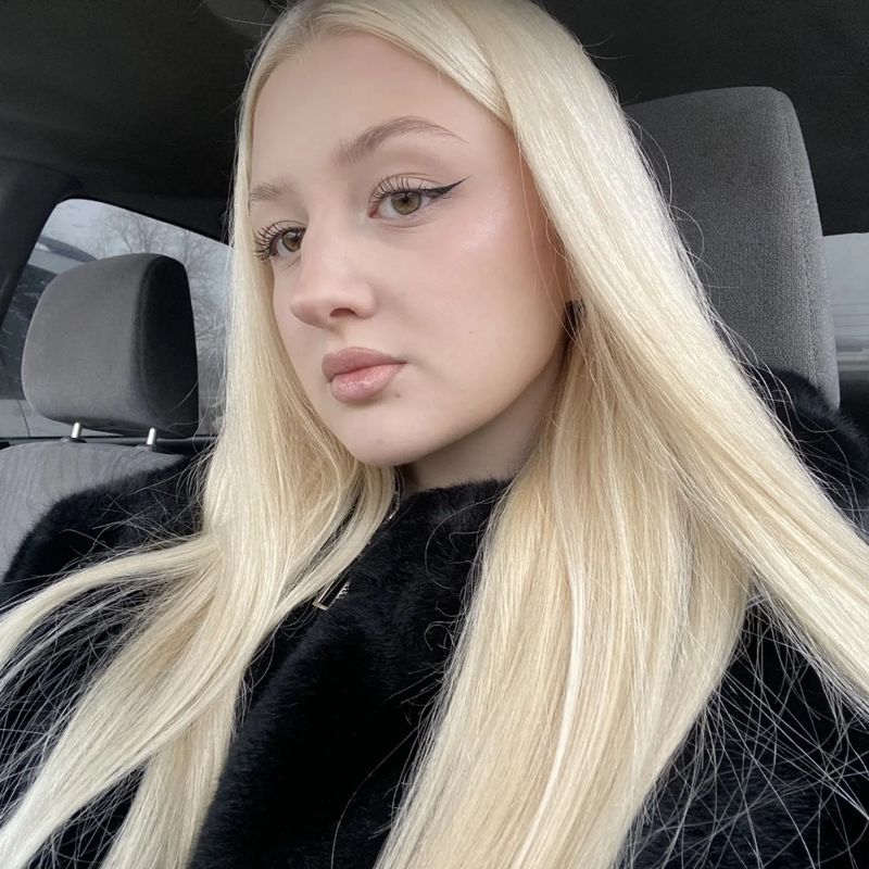 Караблина Полина