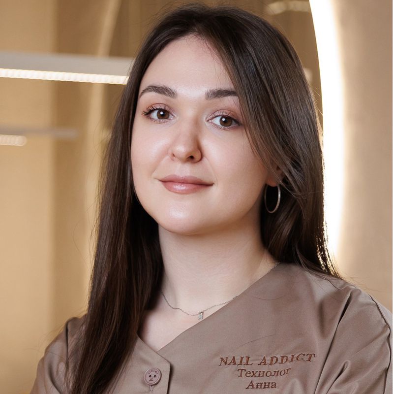 Анна тренер команды Nail Addict по маникюру