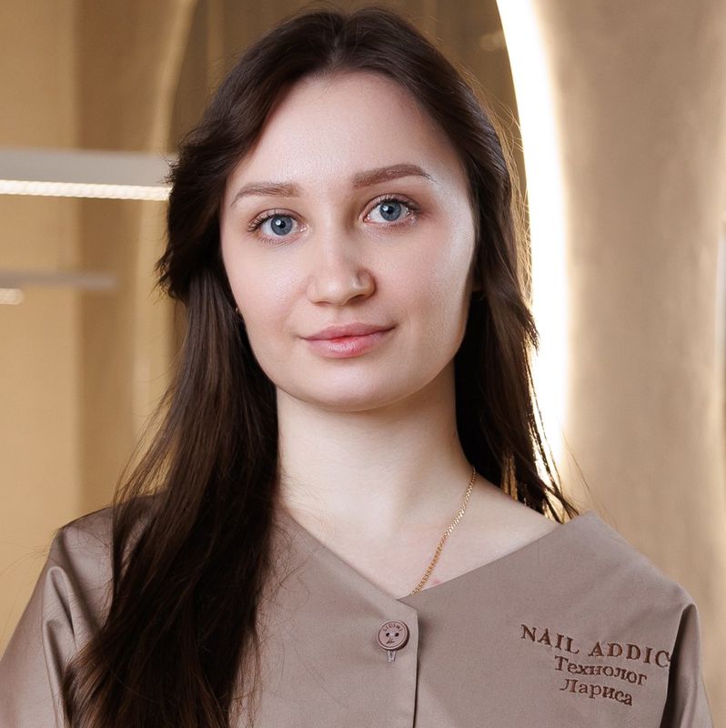 Лариса тренер команды Nail Addict по педикюру