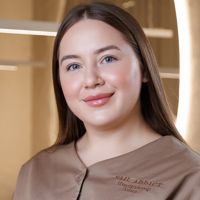 Анна инструктор школы Nail Addict