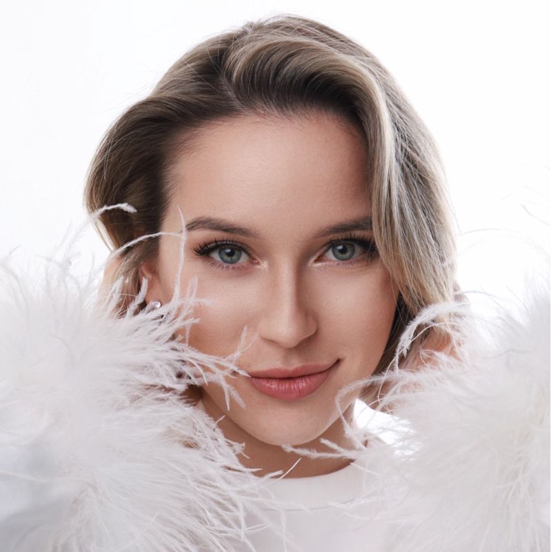 Диана Енина