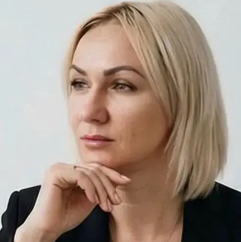 Зеркаль Светлана( принимает на Стачек,4)