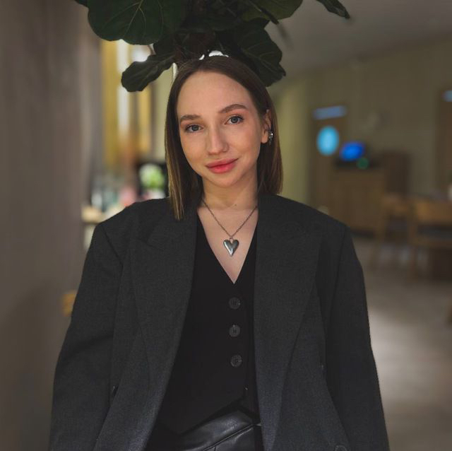 Женя.