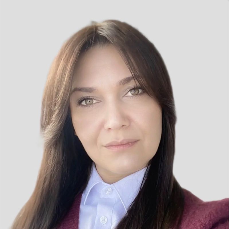 В Юлия