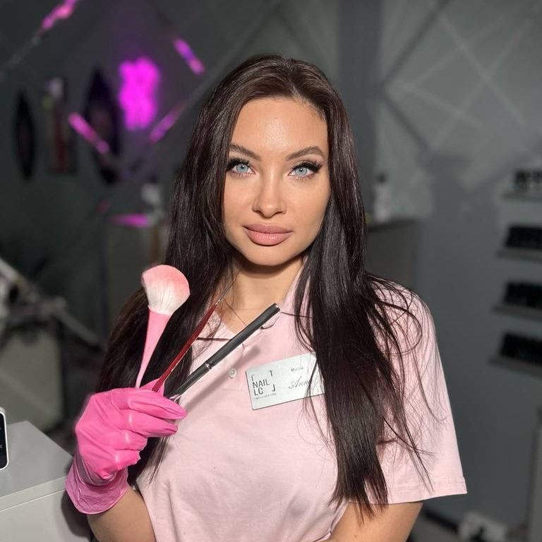 Шиба Анна