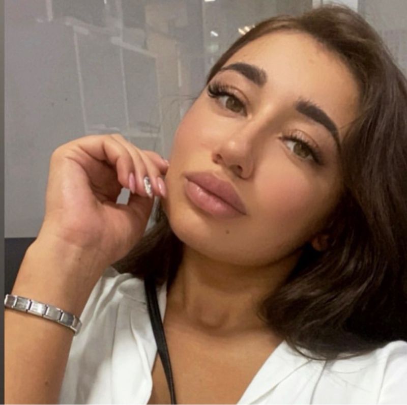 Якубова Лола