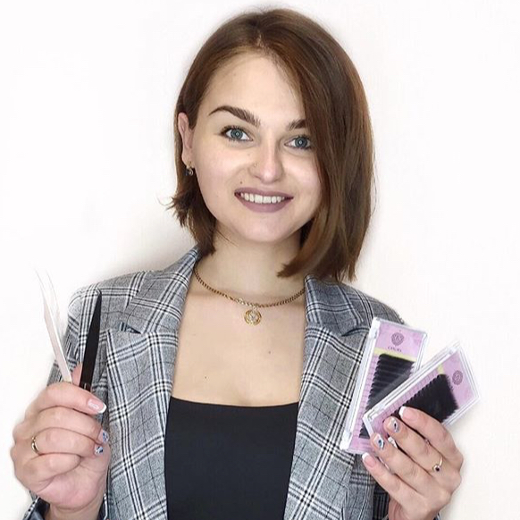 Карина Попова