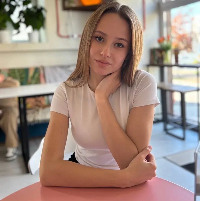 Бурцева Ксения Маникюр