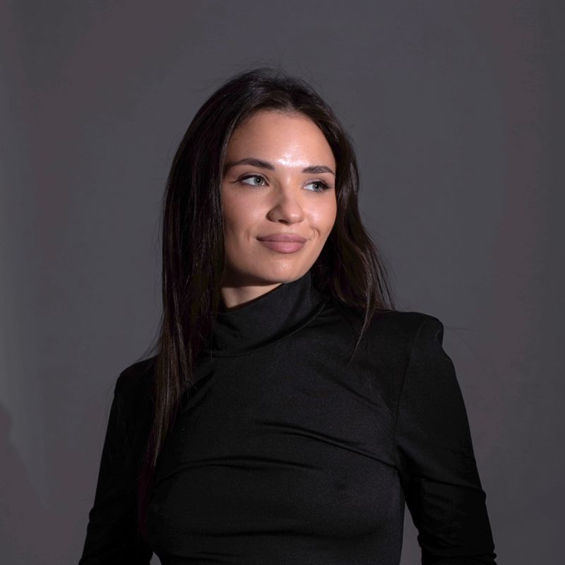 Мила