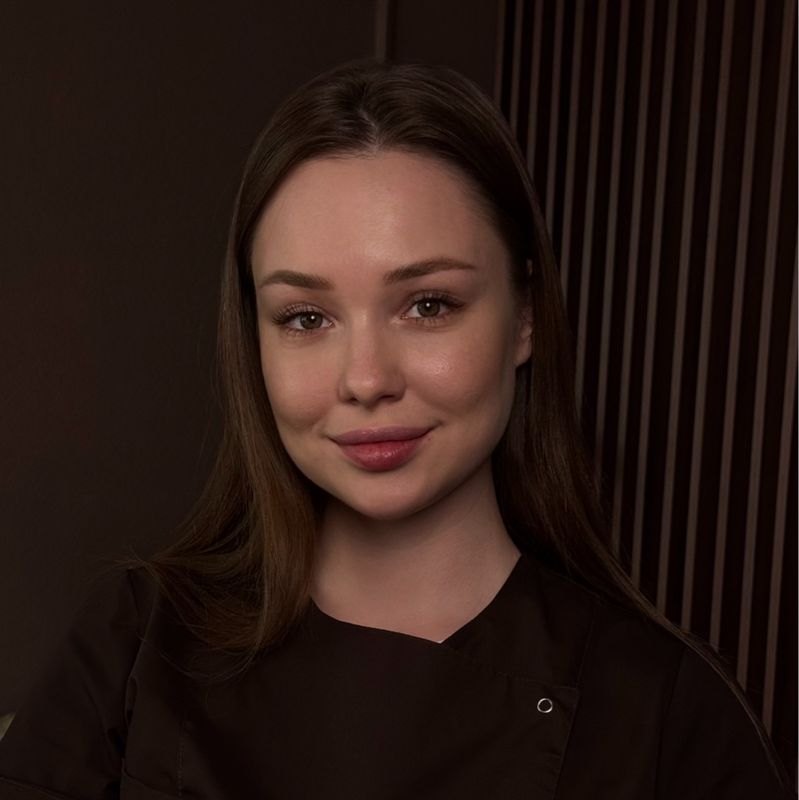Анна Э