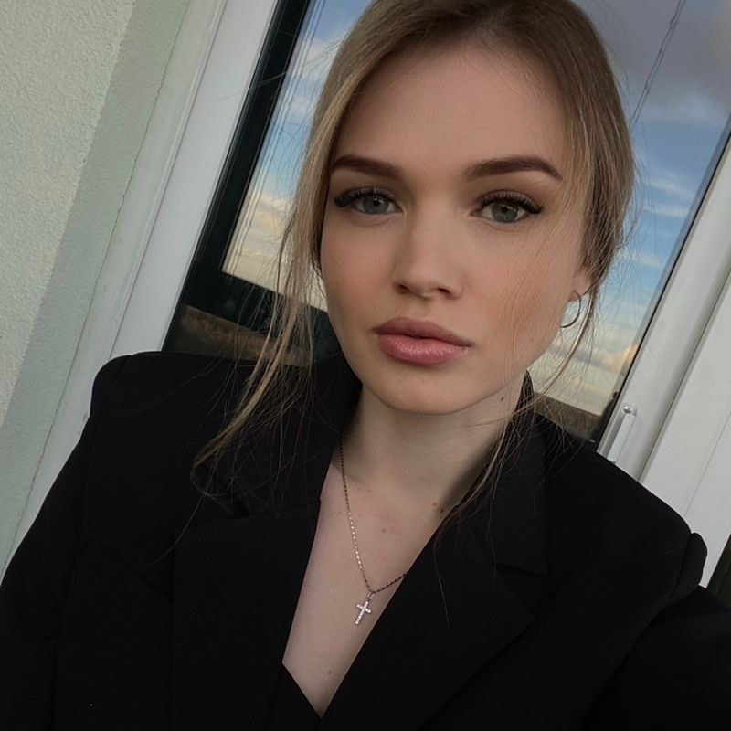 Аня