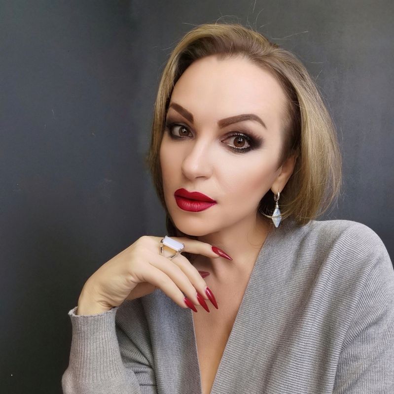 Литвинова Елена