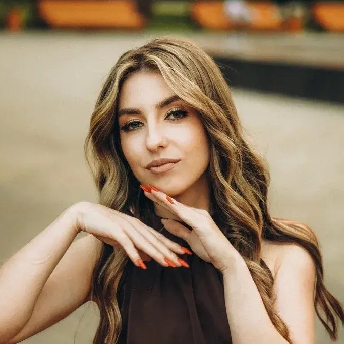 Полина