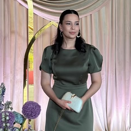 Амина Тор  Визажист