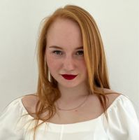 Полина