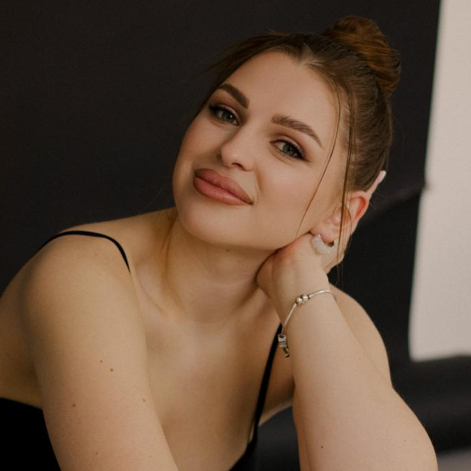 Дресвянникова Лолита
