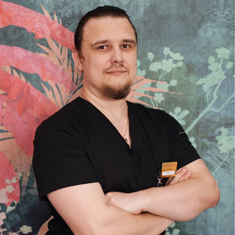 Олейников Роман