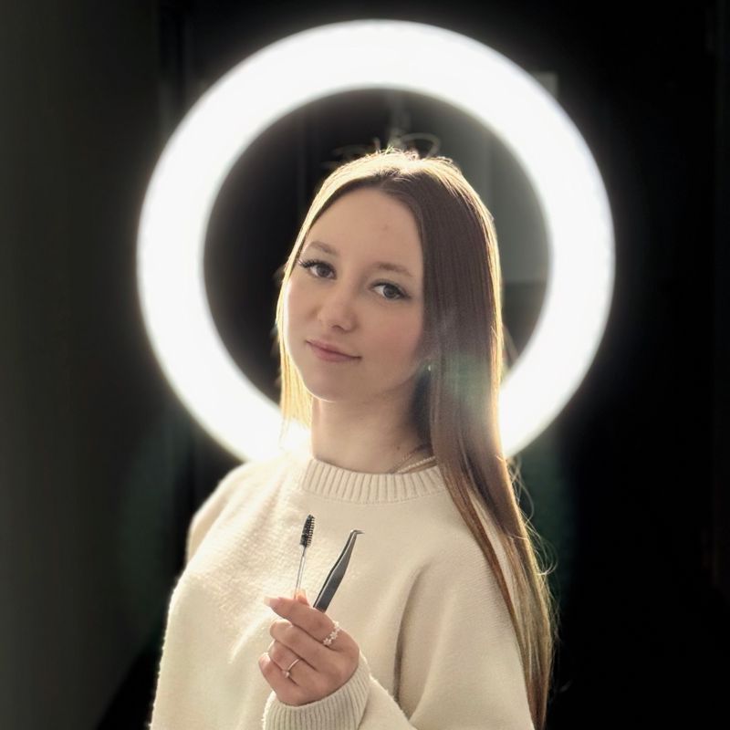 Яна